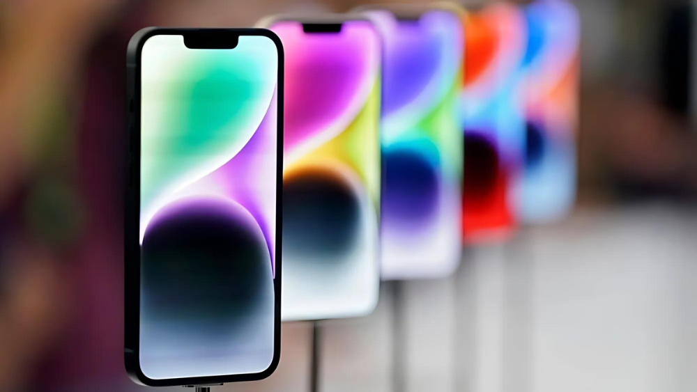 Discover the groundbreaking features of the camera of Apple iOS 16. From advanced computational photography to enhanced low-light performance, find out what makes this update a game-changer for smartphone photography."